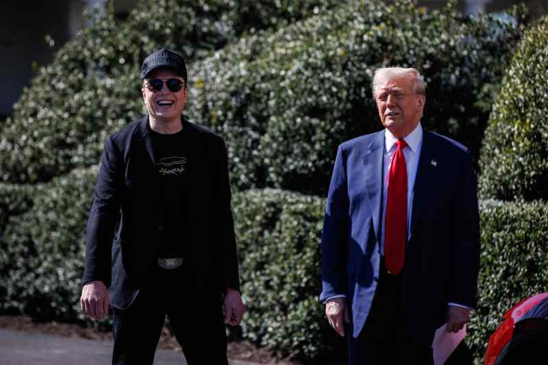 Trump contra Musk: Zece moduri în care își pot face rău reciproc