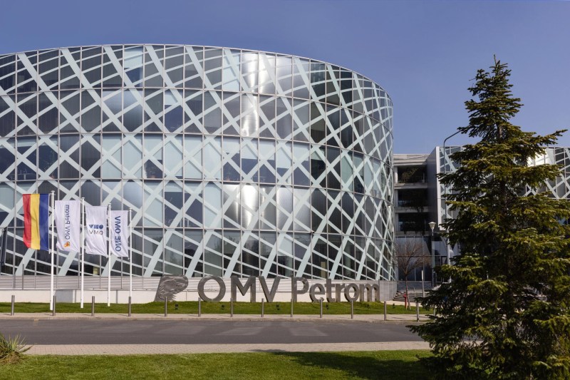 În premieră de la privatizarea Petrom, acționarul austriac OMV nu mai deține majoritatea în Consiliul de Supraveghere / Un român a primit cele mai multe voturi