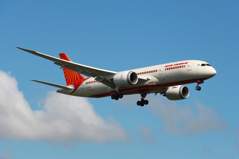 Un avion Boeing „Dreamliner” al Air India, același model care s-a prăbușit săptămâna trecută, s-a întors din drum după o problemă în timpul zborului