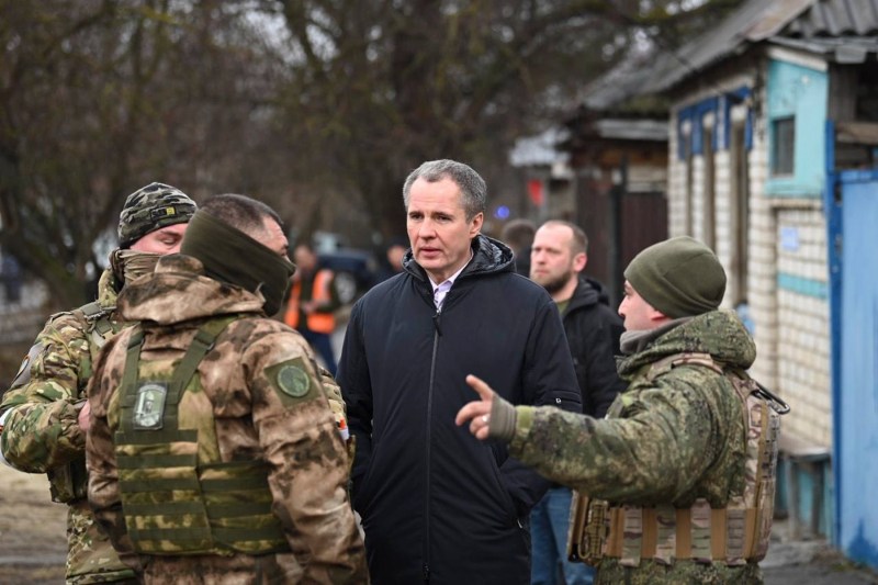 Oficialul rus care i-a acuzat pe oameni că își pun intenționat mașinile în calea dronelor ucrainene vrea să le taie ajutoarele dacă fug de bombardamente